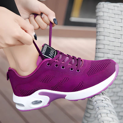 Women's lightweight leisure sports shoes in black with mesh upper and air cushion sole, sizes 35-44