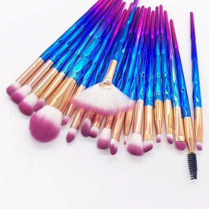 20 makeup brushes with artificial fibre bristles and 16cm plastic handles in organised set