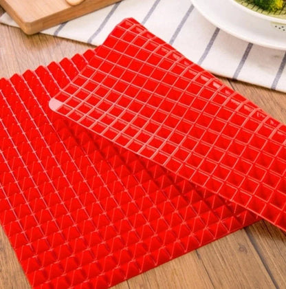 Red silicone pyramid cooking mat with grid for oven and BBQ, 39.5x27.5x1cm