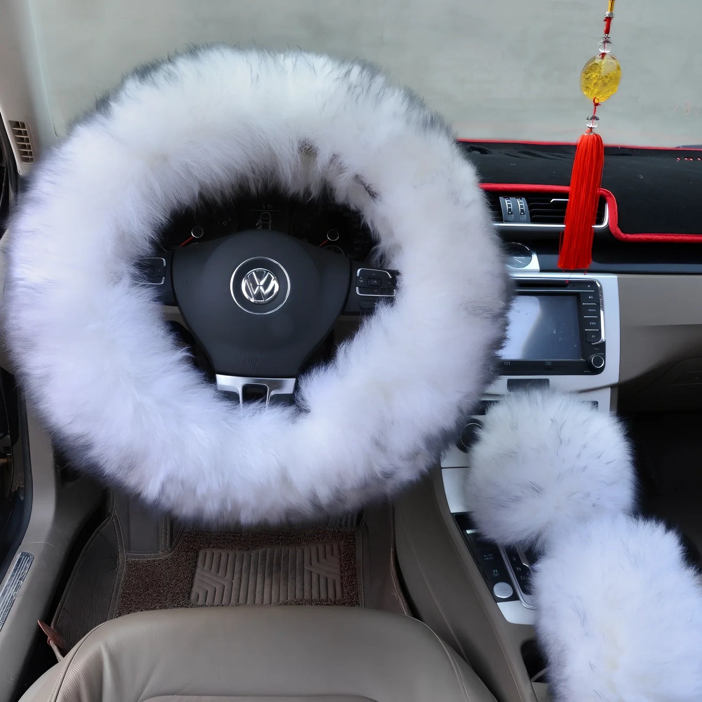 Three-piece wool steering wheel cover showing universal 38cm diameter fit with wool-cashmere blend material