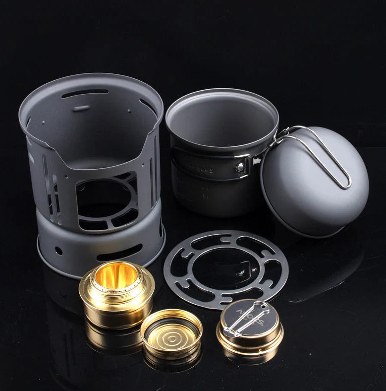 Small outdoor camping cookware set weighing 580g with stainless steel construction for efficient cooking in compact spaces