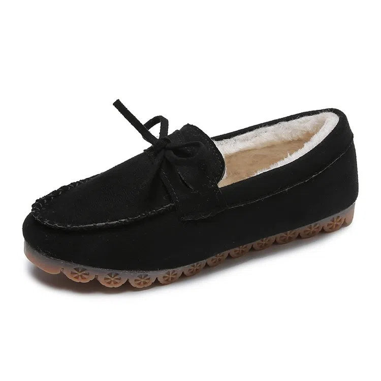 Plus-size square-toe snow boots with chunky sole, fleece lining, and synthetic PU upper in black