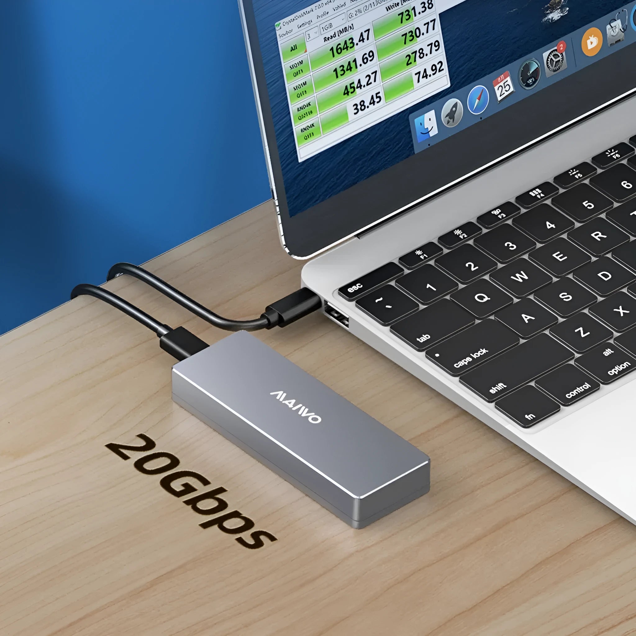 K1701 aluminium M.2 SSD enclosure with Type-C cable, screwdriver, screws, and silicone heat sink