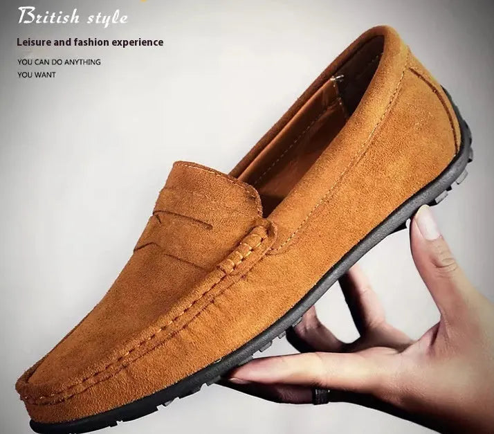 Men's British plus size casual shoes in suede leather with flat rubber sole and slip-on design