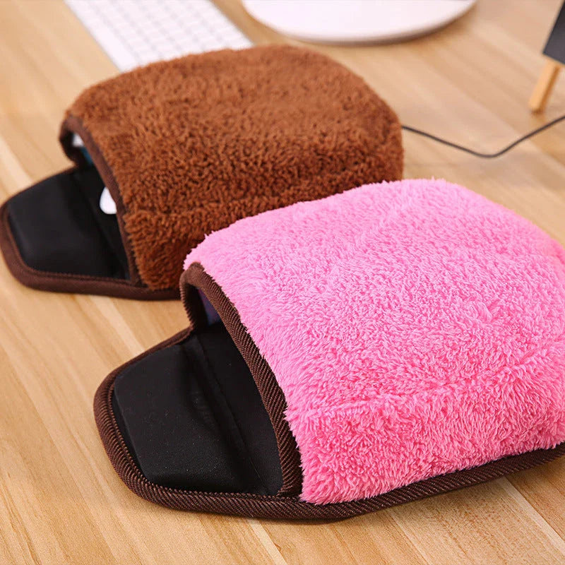 Cozy Heated Mouse Pad with Adjustable Temperature Settings and Smooth Rubber Surface for Comfortable Computing