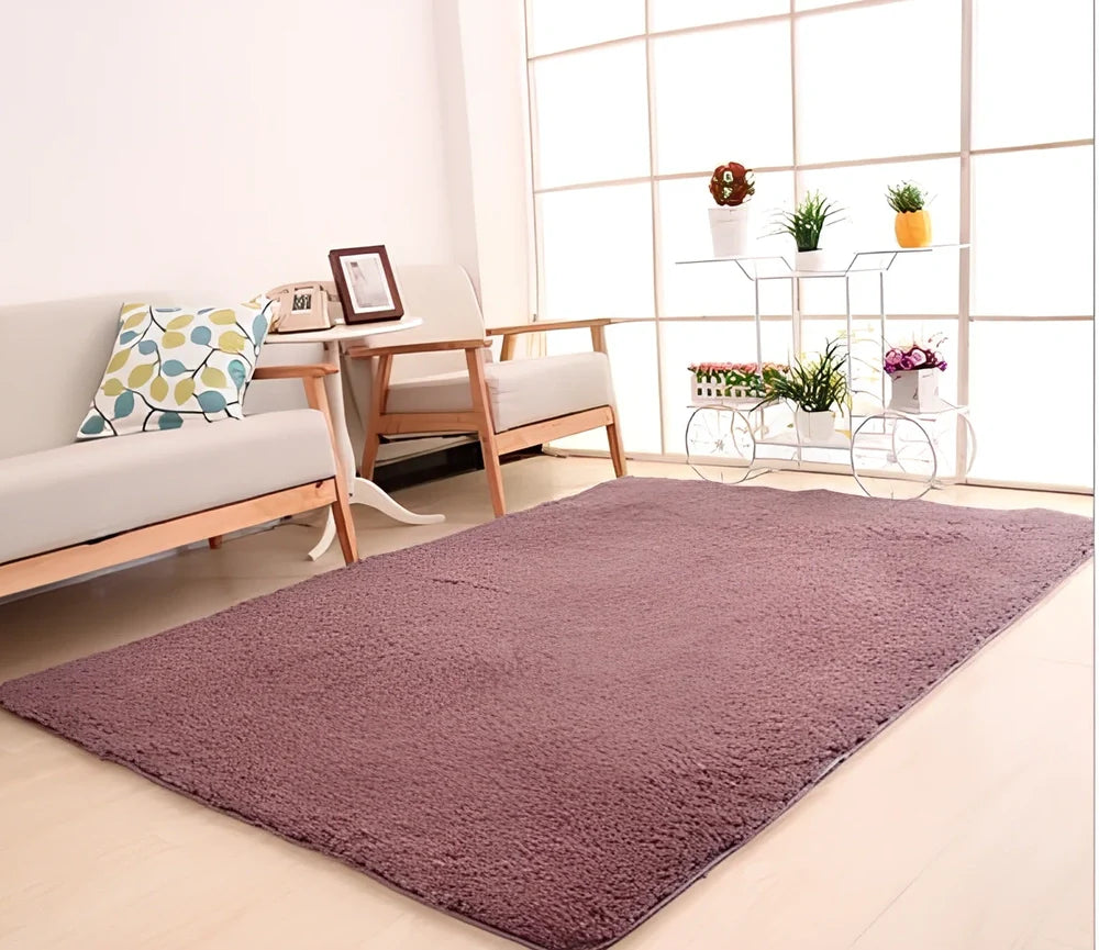 White plush solid rectangle area rug with non-slip dotted base, 100x160cm size, three-layer velvet and sponge construction for home floors