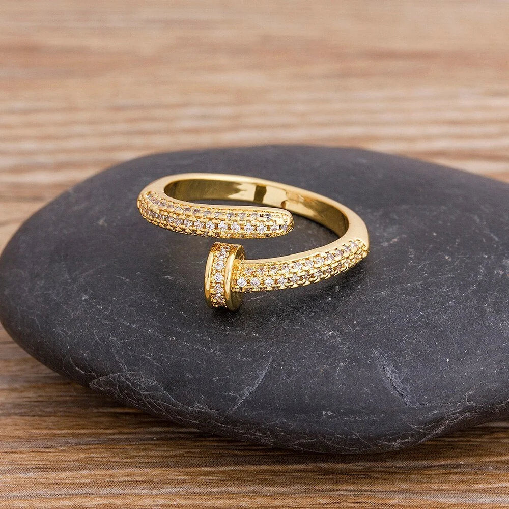 Adjustable geometric nail ring with gold-plated gem inlay, suitable for men and women