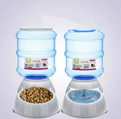Automatic pet feeder and water dispenser for cats and dogs with large capacity