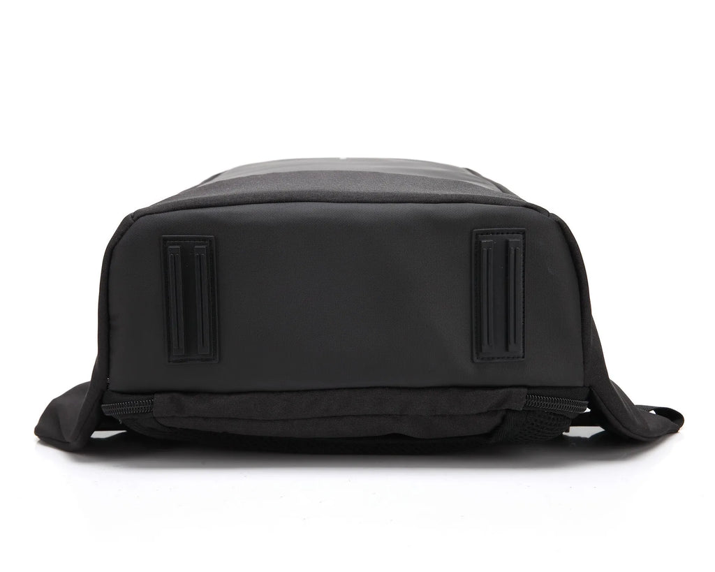 Men's business anti-theft computer backpack in nylon for 15-inch laptops, plain pattern, black colour