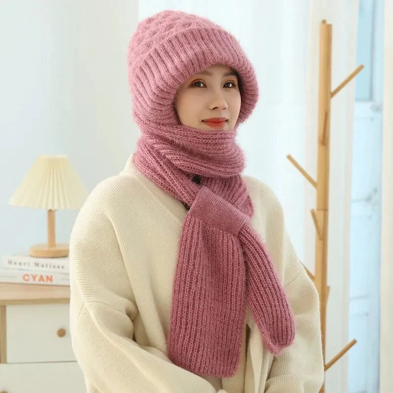 Women's fleece-lined knitted hat and scarf set in various colours for winter warmth