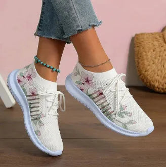 Women's white casual flyknit wedge lace-up mesh shoes with round toe and low top