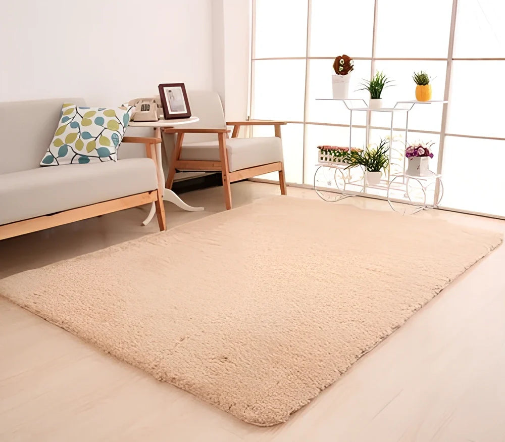 White plush solid rectangle area rug with non-slip dotted base, 100x160cm size, three-layer velvet and sponge construction for home floors