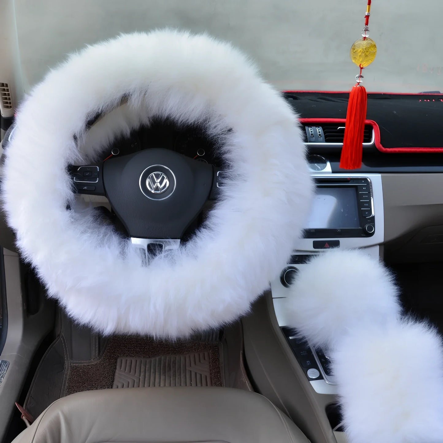 Three-piece wool steering wheel cover showing universal 38cm diameter fit with wool-cashmere blend material