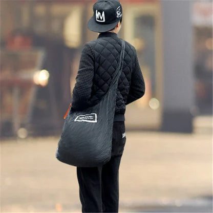 Disc folding portable shopping bag in vibrant colours, compact and eco-friendly