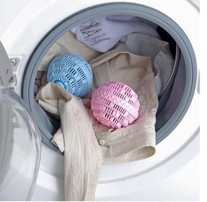 Reusable eco-friendly laundry balls made of TPR material with ceramic microspheres for effective, detergent-free washing