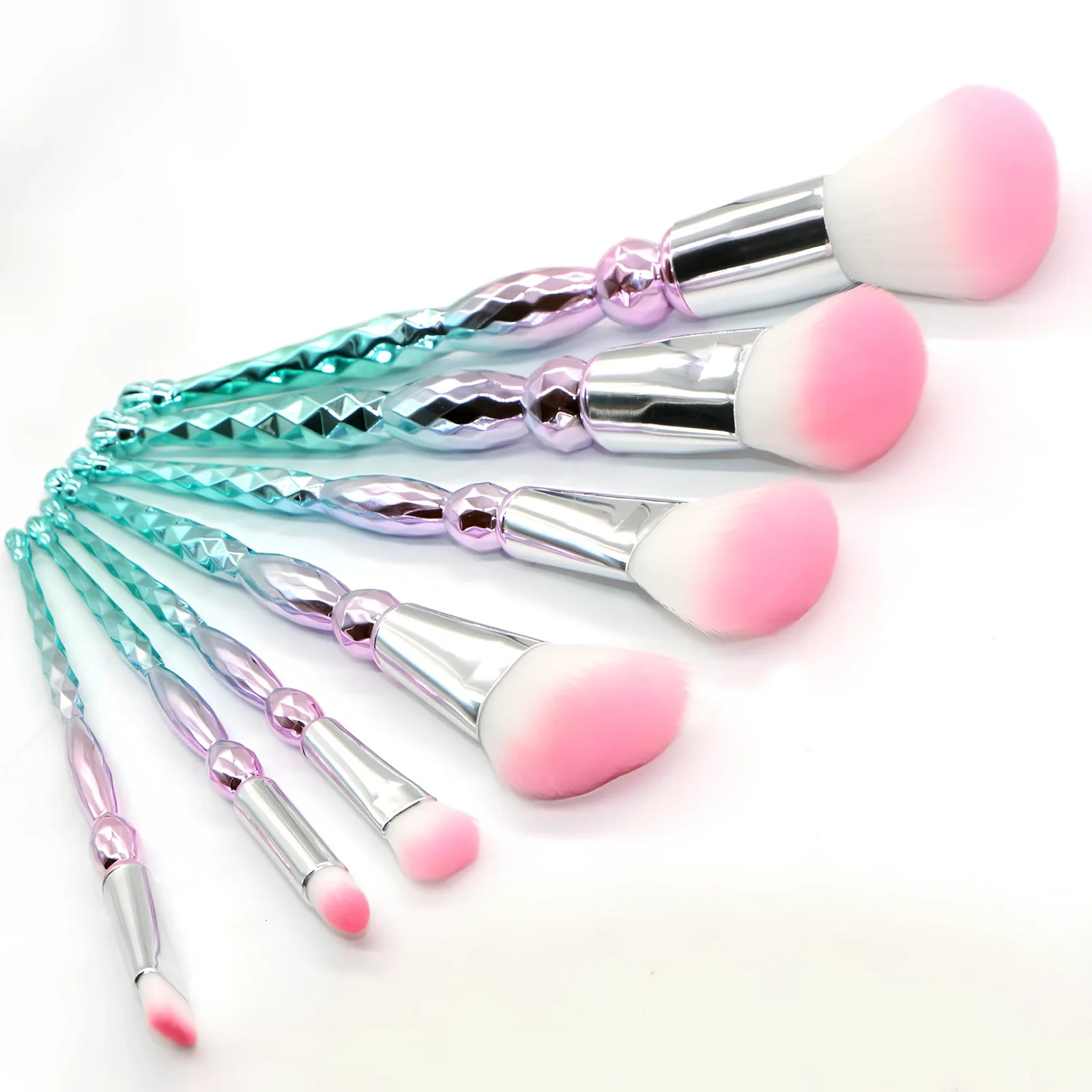 Green 7-piece makeup brush set with rayon hair in 20cm diamond tower, portable plastic handles for organised storage