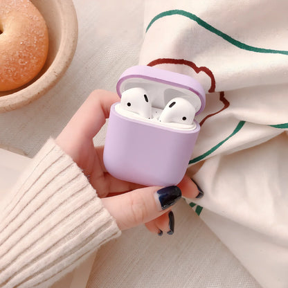 Black plastic wireless Bluetooth headset case for AirPods 1 and 2, 5.8 cm size with snap lid