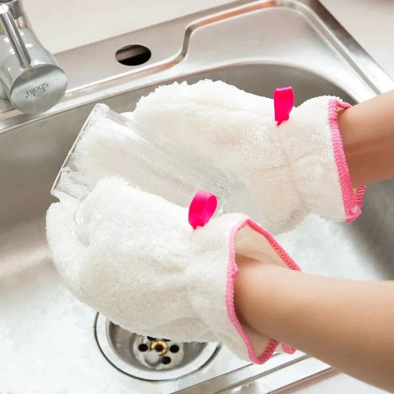 Thick microfiber dishwashing gloves in white, perfect for safe and efficient cleaning