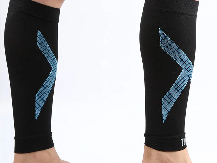 Wristband compression socks with graduated 20-30mmHg pressure for marathon running and athletic performance