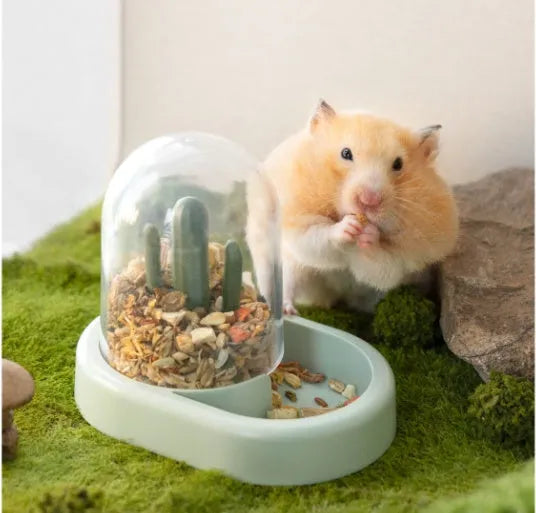 Transparent hamster automatic feeder with 190ml grain capacity in mint green colour