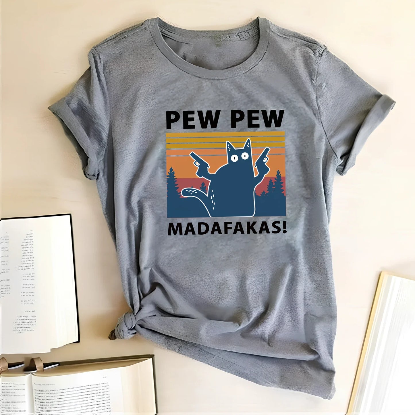 Short sleeve printed Maddakas T-shirt in navy blue, loose fit with round neck and hedging hems, sizes S to XXXL