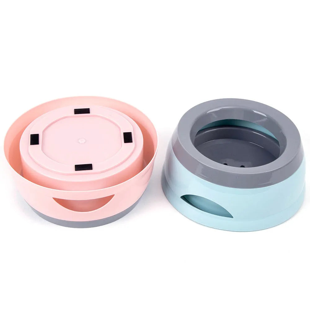 Floating no-spill ABS plastic pet bowl for dogs and cats, 15.3x18.9x8cm, in army green colour