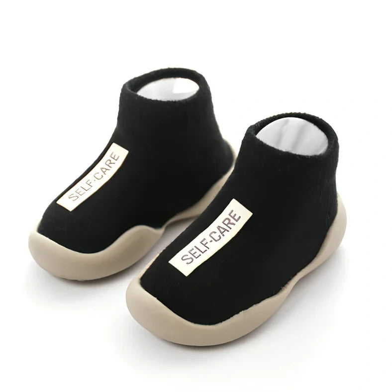 Breathable combed cotton toddler floor socks in black bow tie pattern, size M for 12.5-13.5cm feet, mesh for sweat absorption