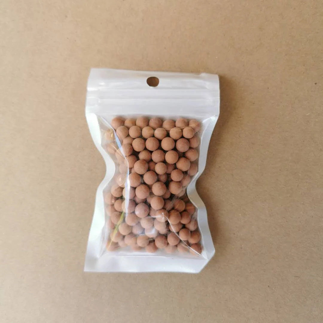 Colour-changing LED shower head with temperature sensor and high-pressure design