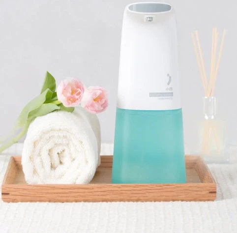 Auto Foaming Hand Washer with smart induction technology for touch-free hand washing