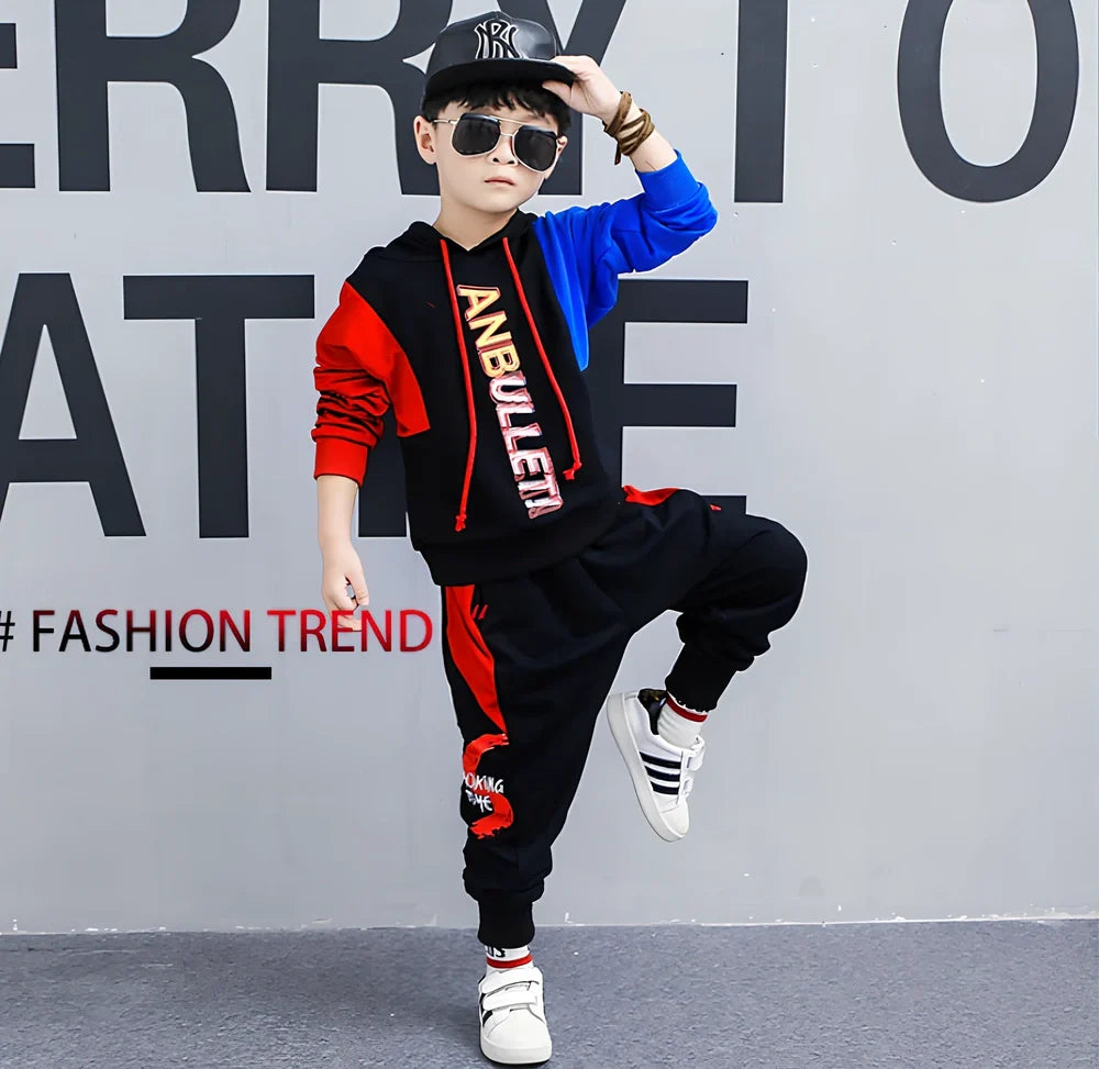 Boys' Korean-style two-piece spring suit in gules red or yellow, 95% cotton with long sleeves and fixed hood, sizes 110-180 yards for 100-170cm heights