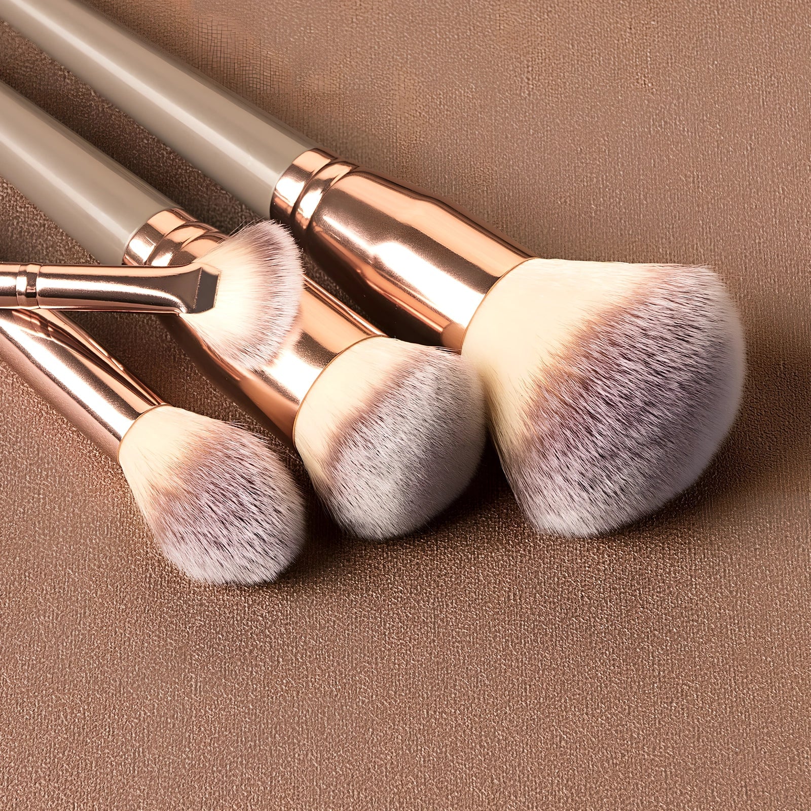 15-piece brown makeup brush set with 19cm lengths and 4cm man-made fibre eye shadow brush