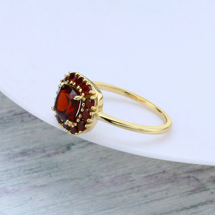 Vintage-Inspired Red Pomegranate Ring with Exquisite Mosaic Design