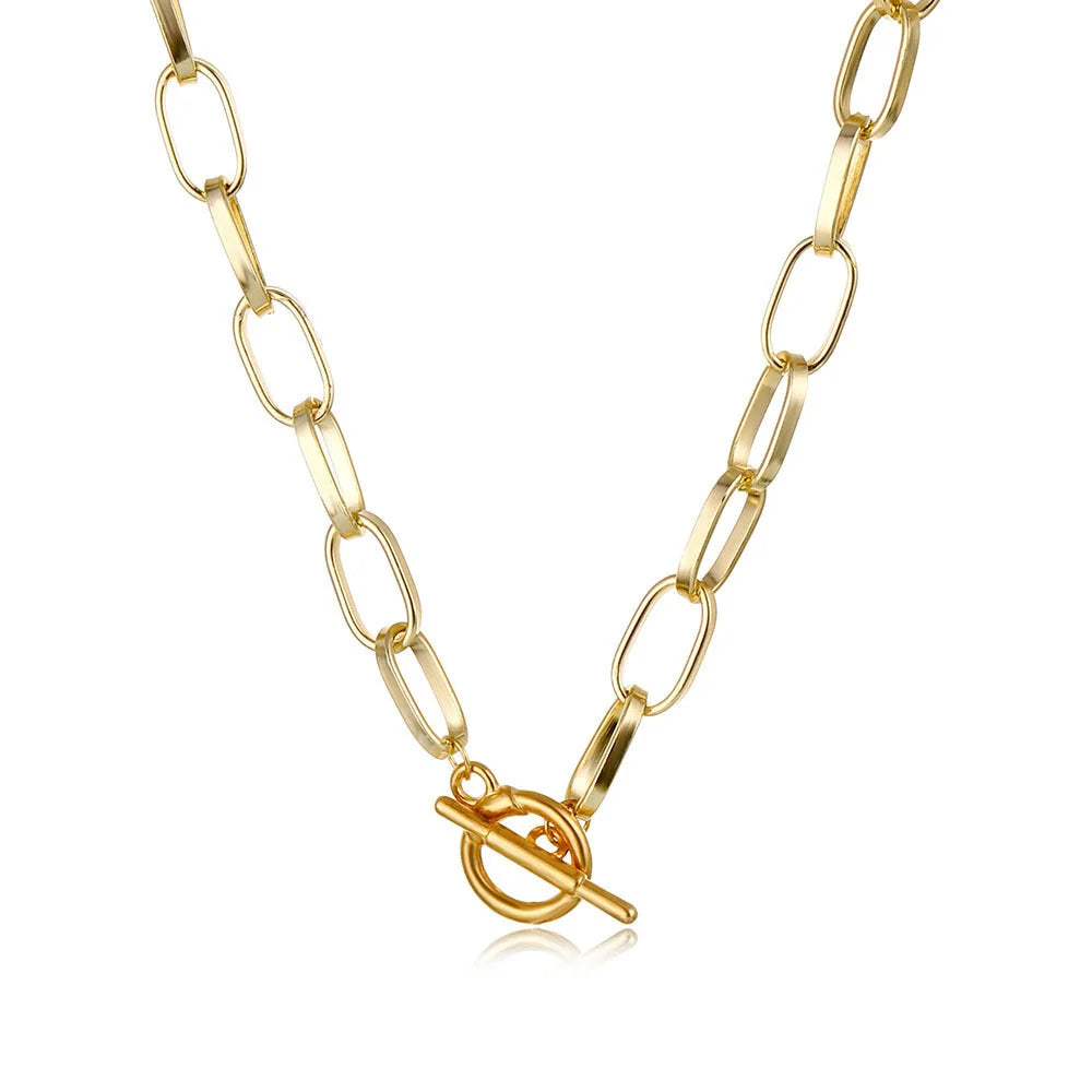 Op Buckle Clavicle Necklace in gold with retro street shooting design