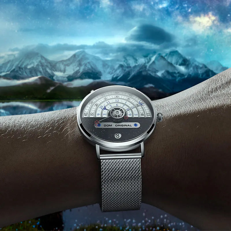 Men's gold and silver sports quartz watch with 40mm alloy case and choice of stainless steel or leather strap.