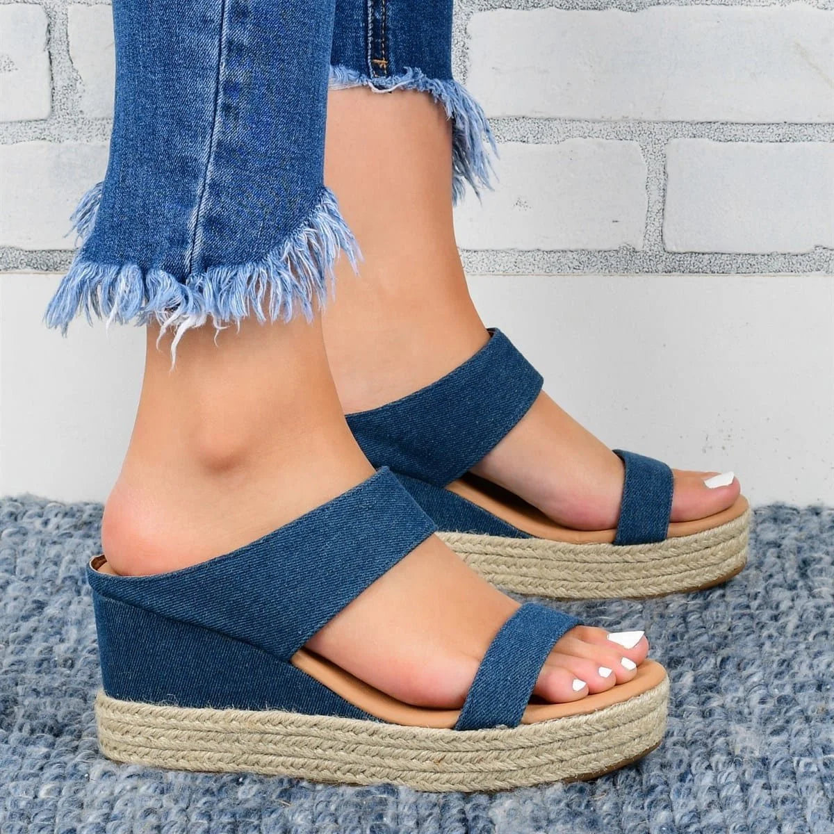 Casual wedge heel sandals with hemp design in various colours