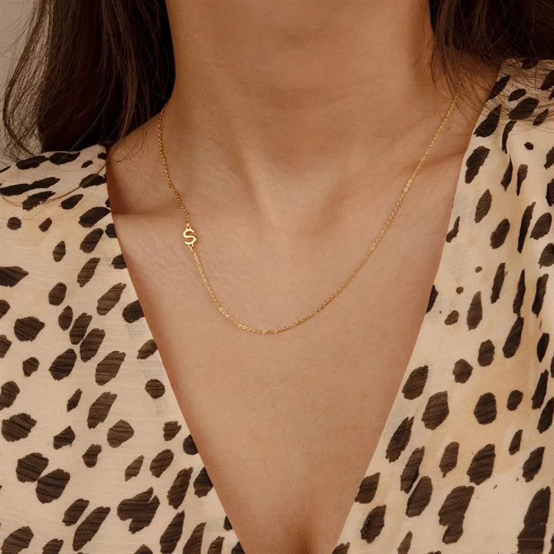 Personalised name necklace with custom initials in 14K Gold finish on 316L Titanium Steel chain, 40+5 cm adjustable length