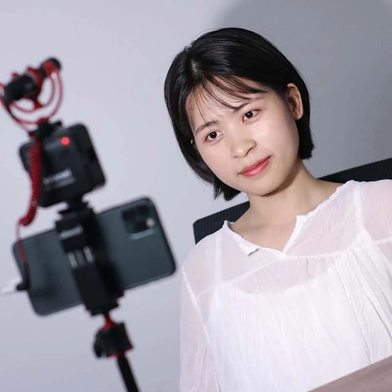 Mini LED photography light with built-in lithium battery, 6W dimmable 5500K, black finish, compact 10.5x8x4cm