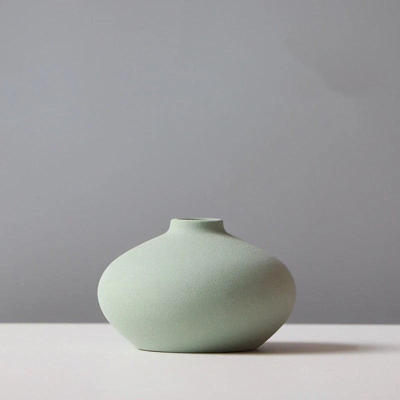 Nordic-style ceramic vase in four colours for living room decor