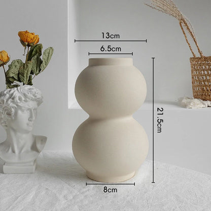 Simplicity Ceramic Vase for dry flower arrangement in Nordic home decor
