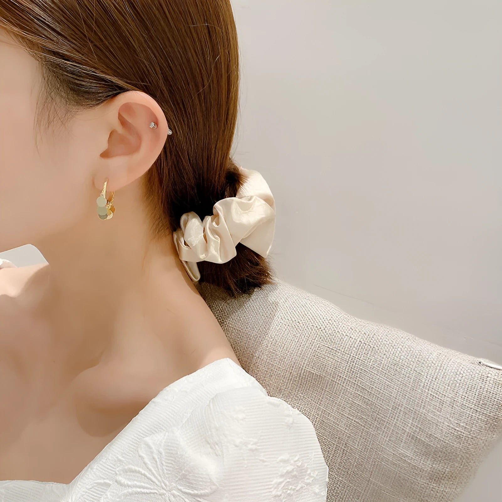 Mini wafer earrings geometric round shape 925 silver needle copper plating electroplating finish 2.5cm