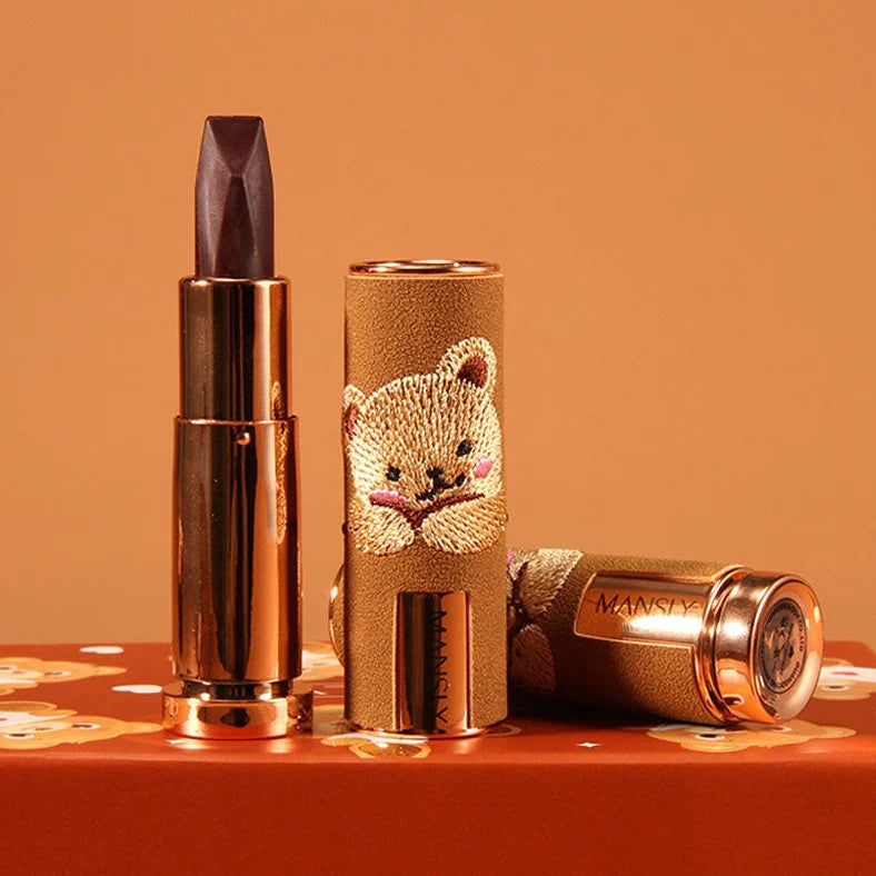 Bear three-shade lipstick and air cushion foundation set with compact packaging