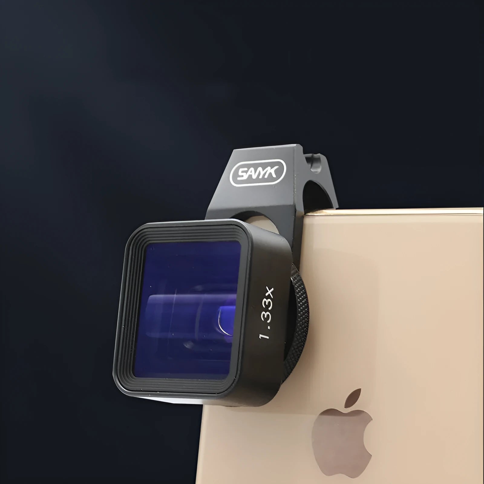 Black SANYK 1.33x anamorphic widecreen lens for mobile phones with 17mm thread.
