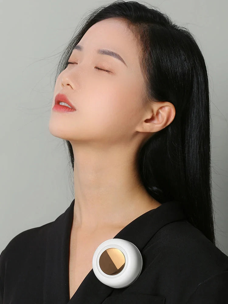 Portable USB clip-on personal fan with adjustable wind direction and flexible clip