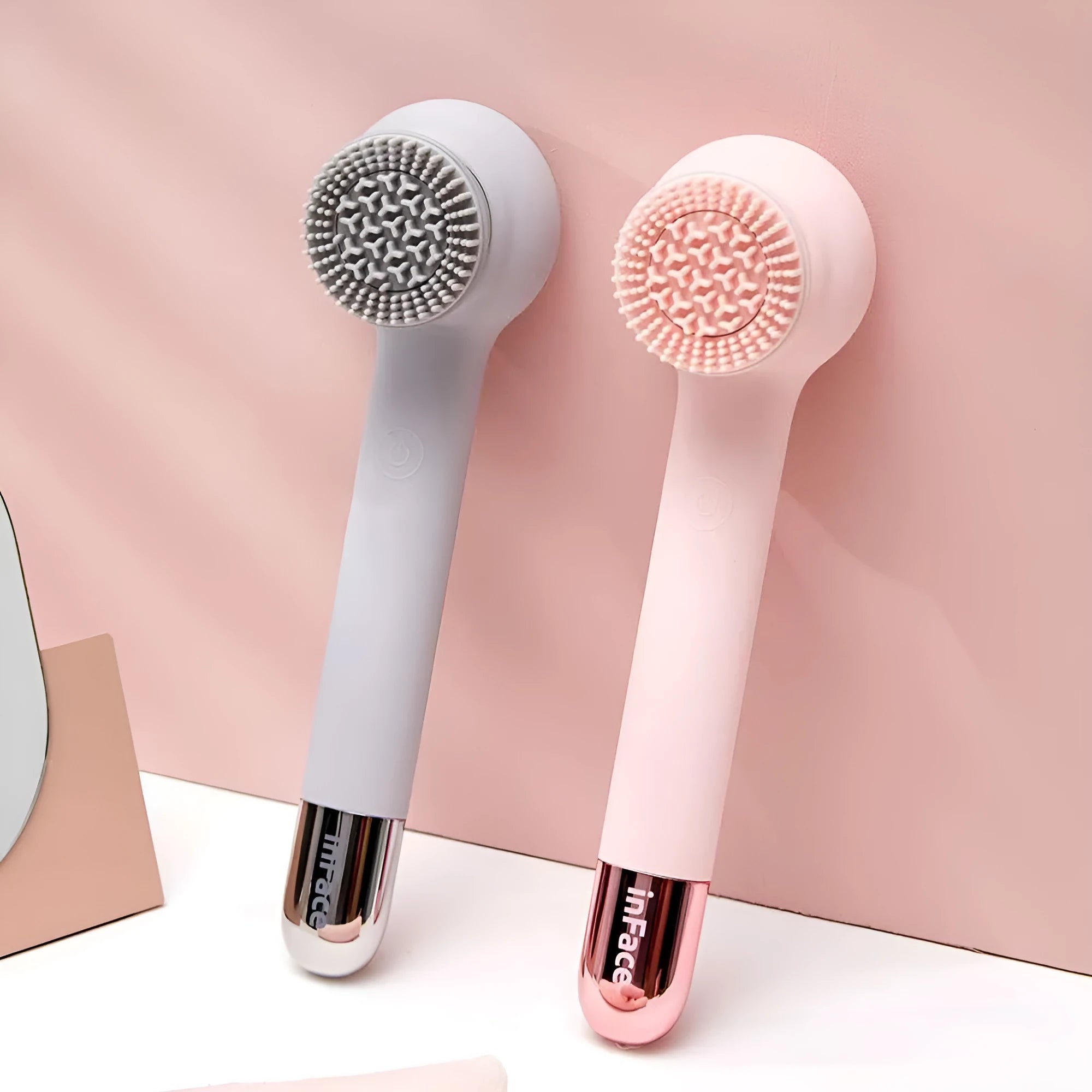 Inface electric shower brush with four rotating brush heads for back exfoliation