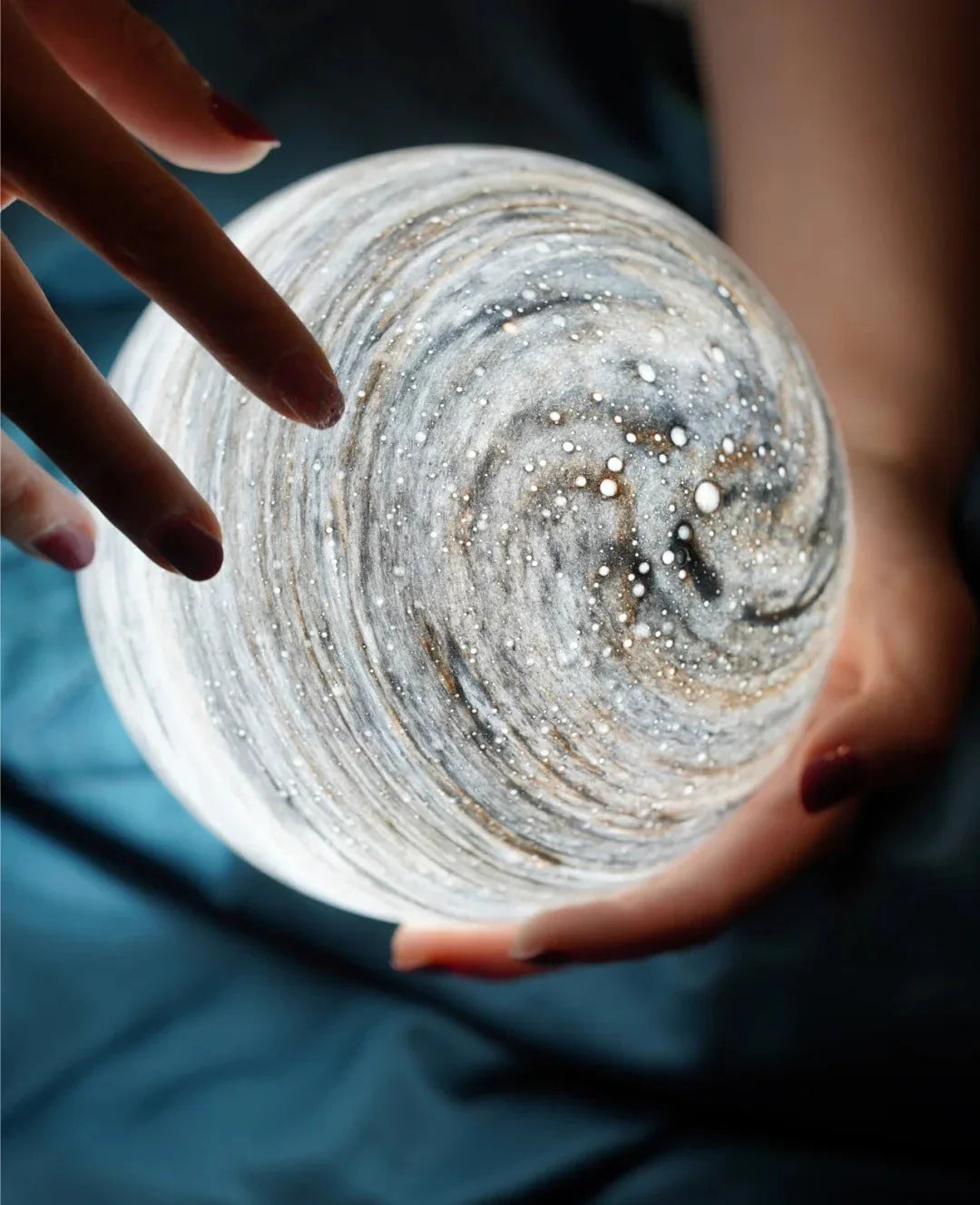 Unique USB-powered Wandering Earth Lamp with adjustable LED lighting and planet design