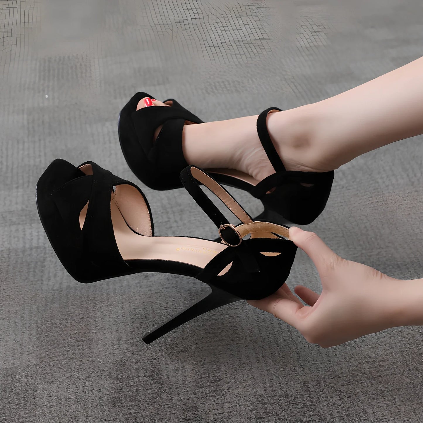 Black women's stiletto heels with fish mouth toe and waterproof platform, Roman style design