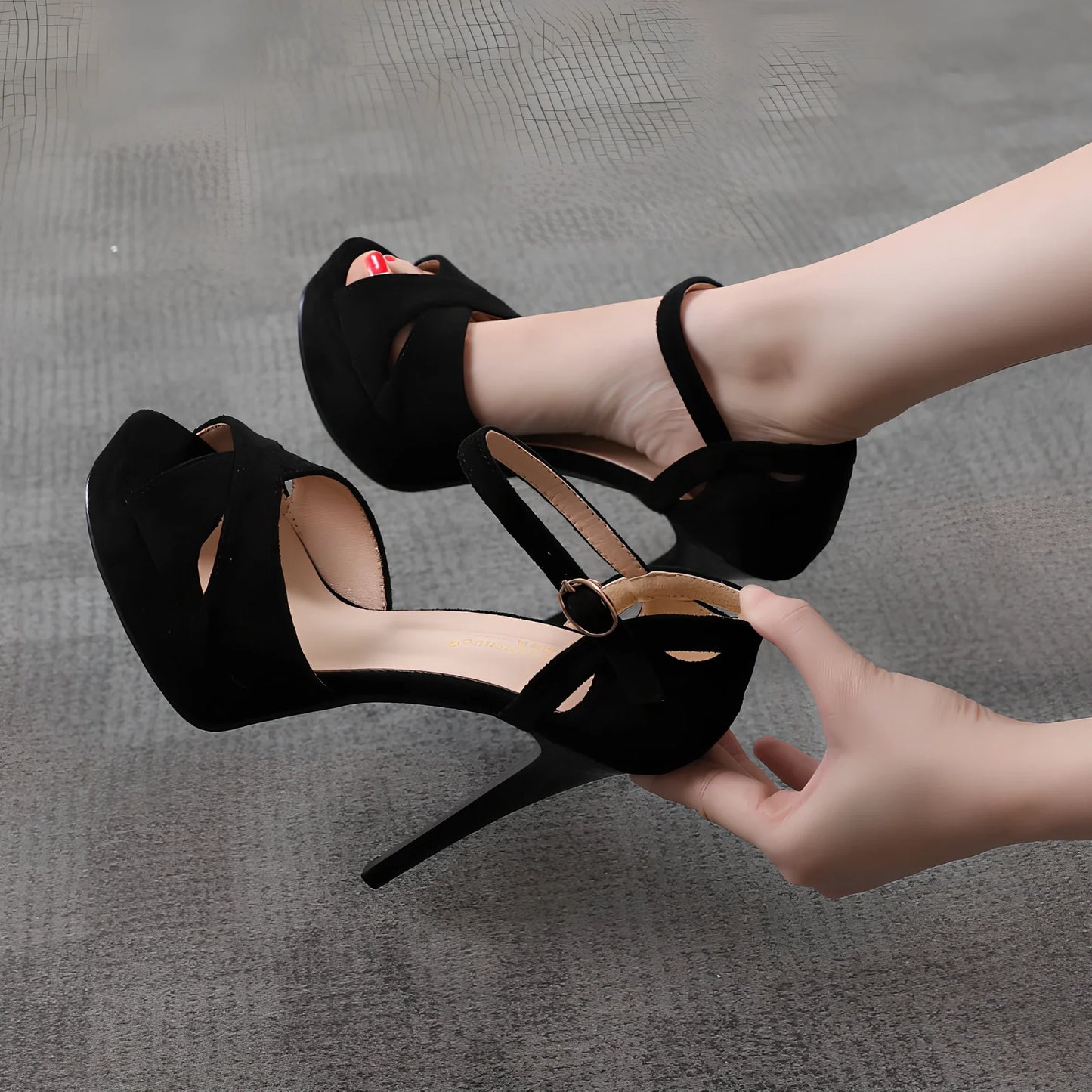 Black women's stiletto heels with fish mouth toe and waterproof platform, Roman style design