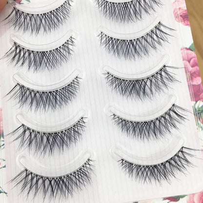 Soft false eyelashes with transparent stems measuring 1cm to 1.5cm length for natural enhancement