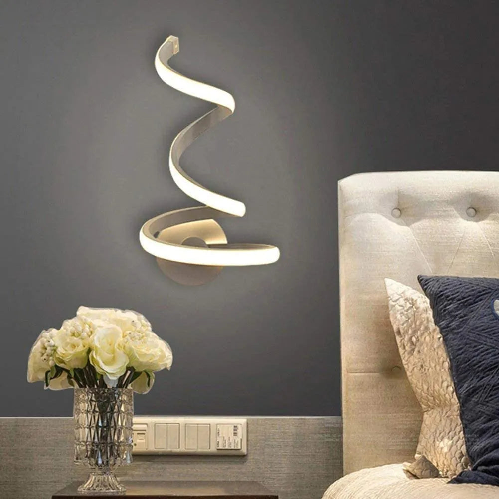 Modern aluminium wall lamp with snake design in warm white or cool white lighting