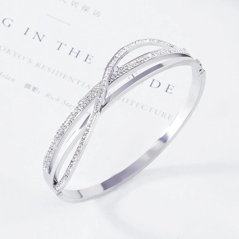 Geometric diamond-studded titanium steel bracelet with real gold plating